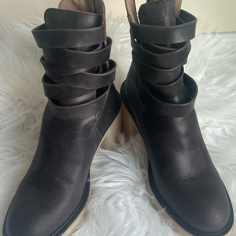 Elegant Black Leather Ankle Boots